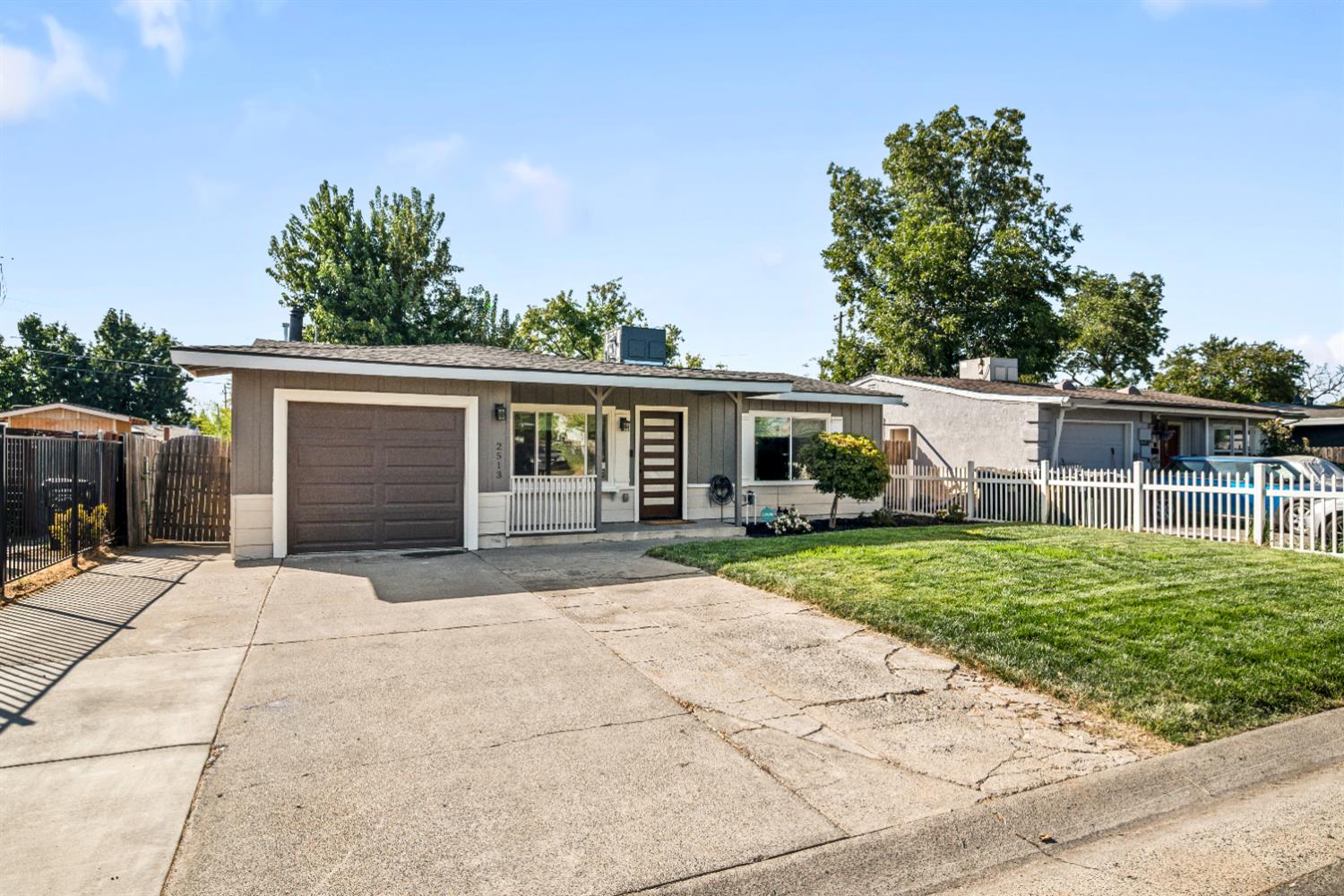 2513 Anna Way