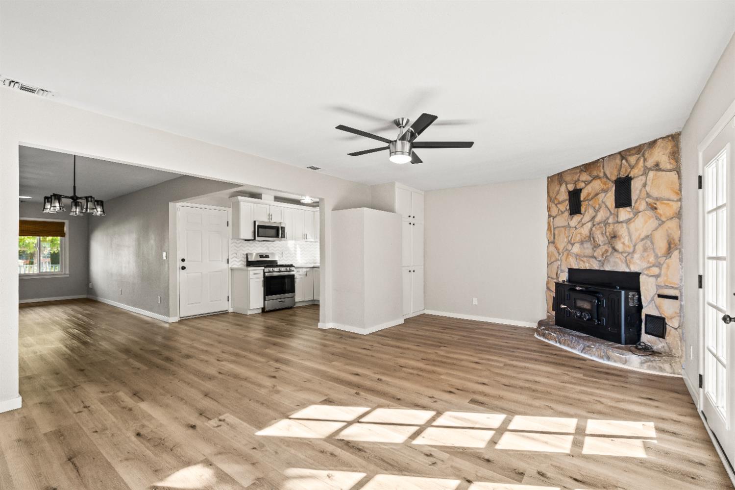 2513 Anna Way