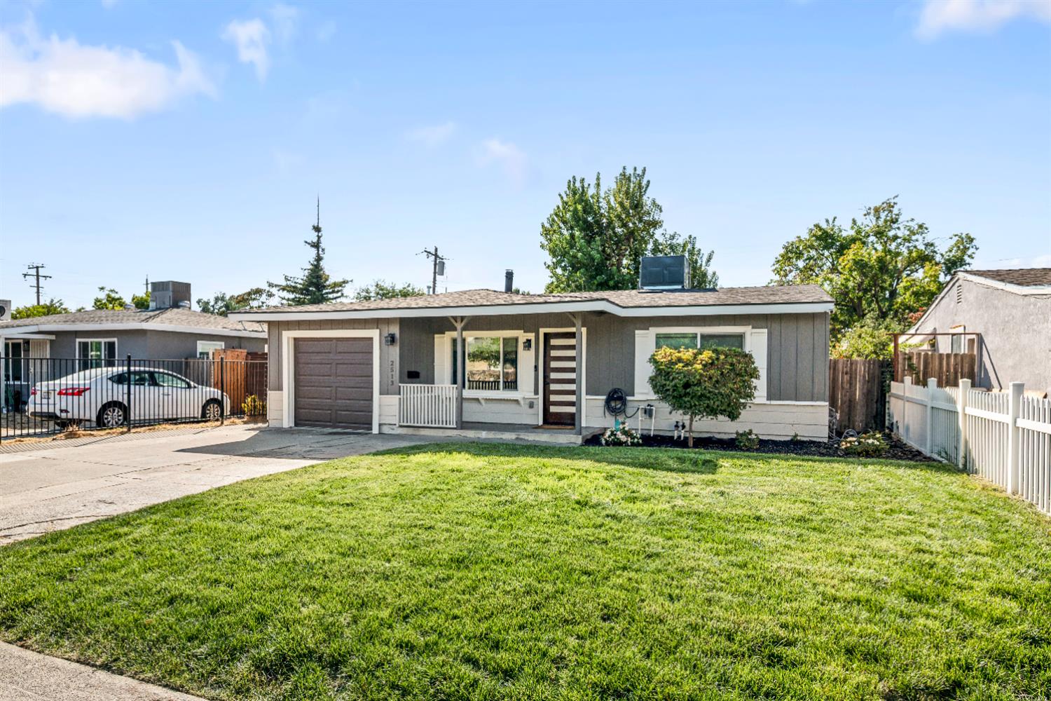 2513 Anna Way