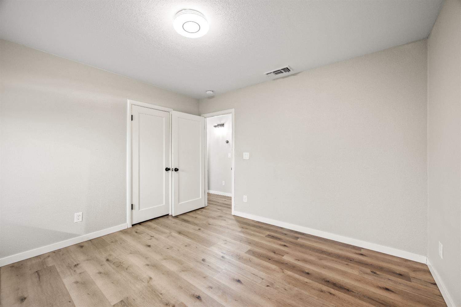 2513 Anna Way