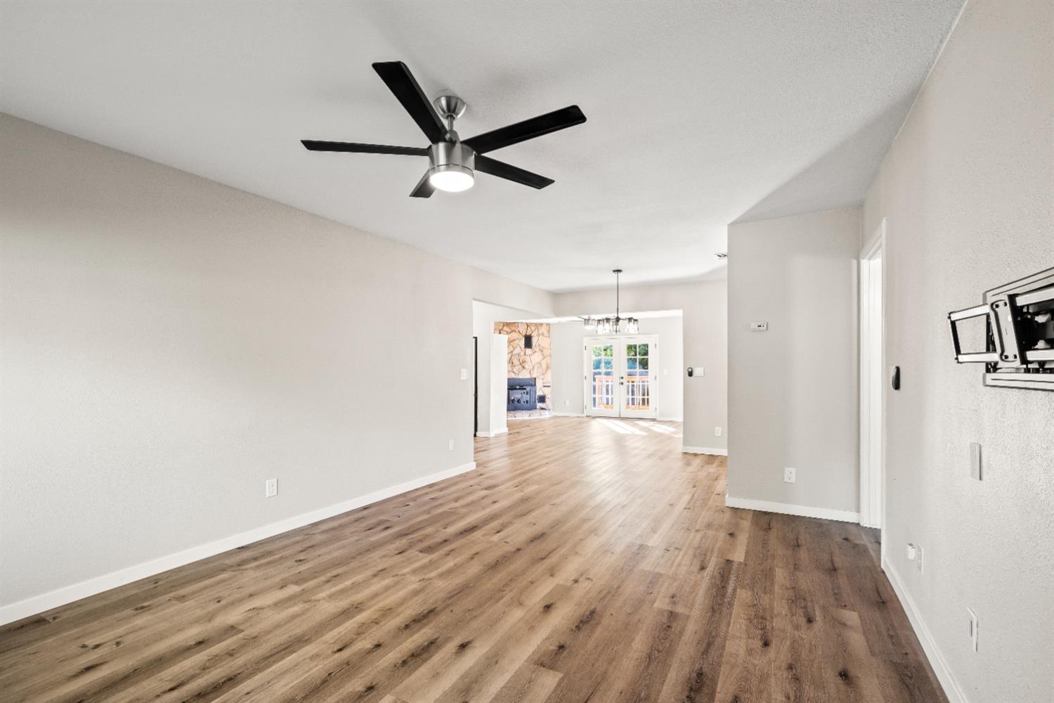 2513 Anna Way