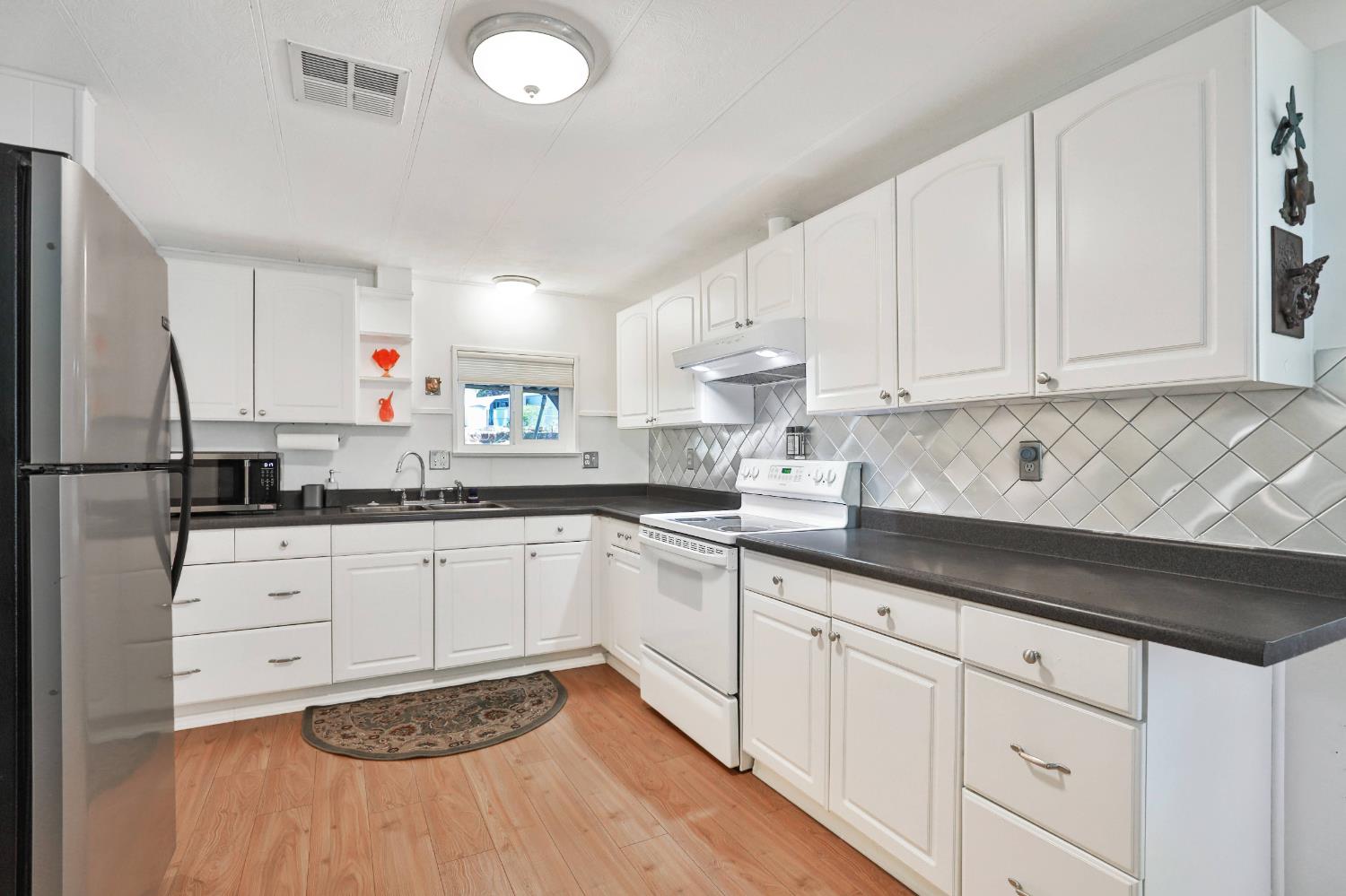 3550 China Garden Road 44