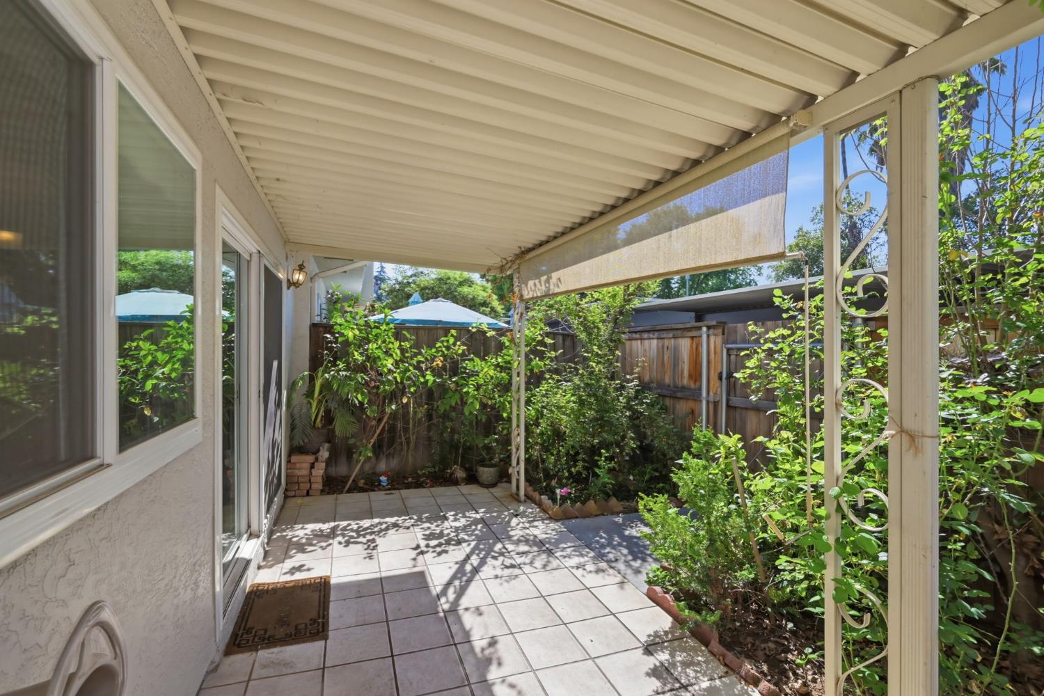 3923 Oak Villa Circle