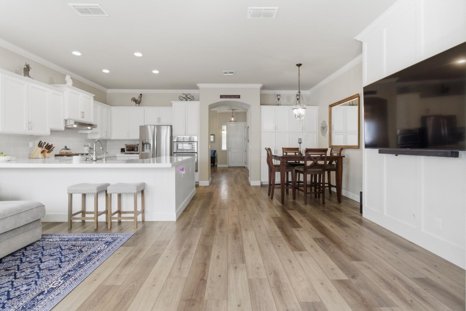 816 Hildebrand Circle