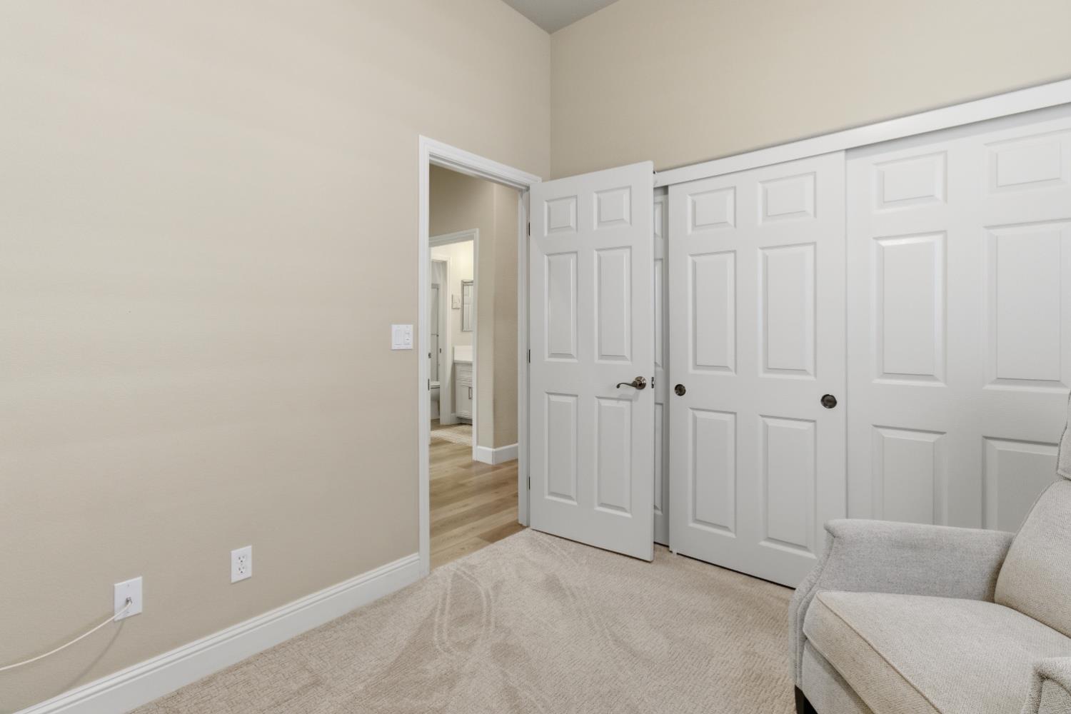 816 Hildebrand Circle