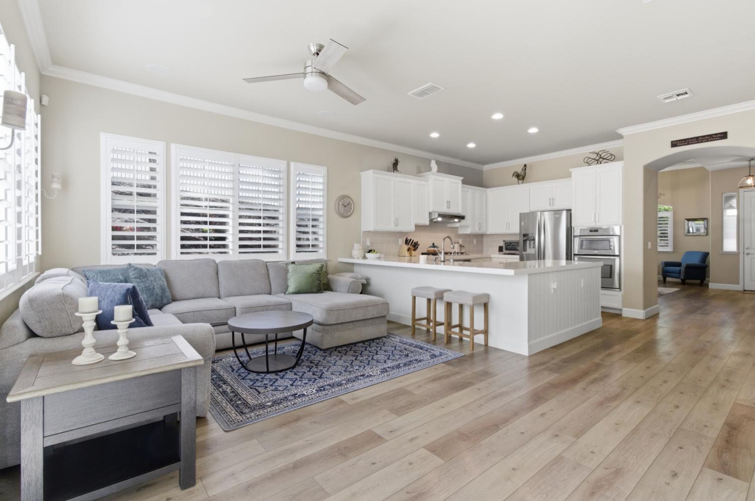 816 Hildebrand Circle