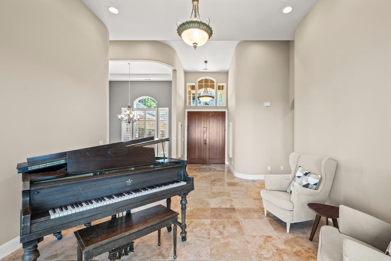 6439 Caddie Court