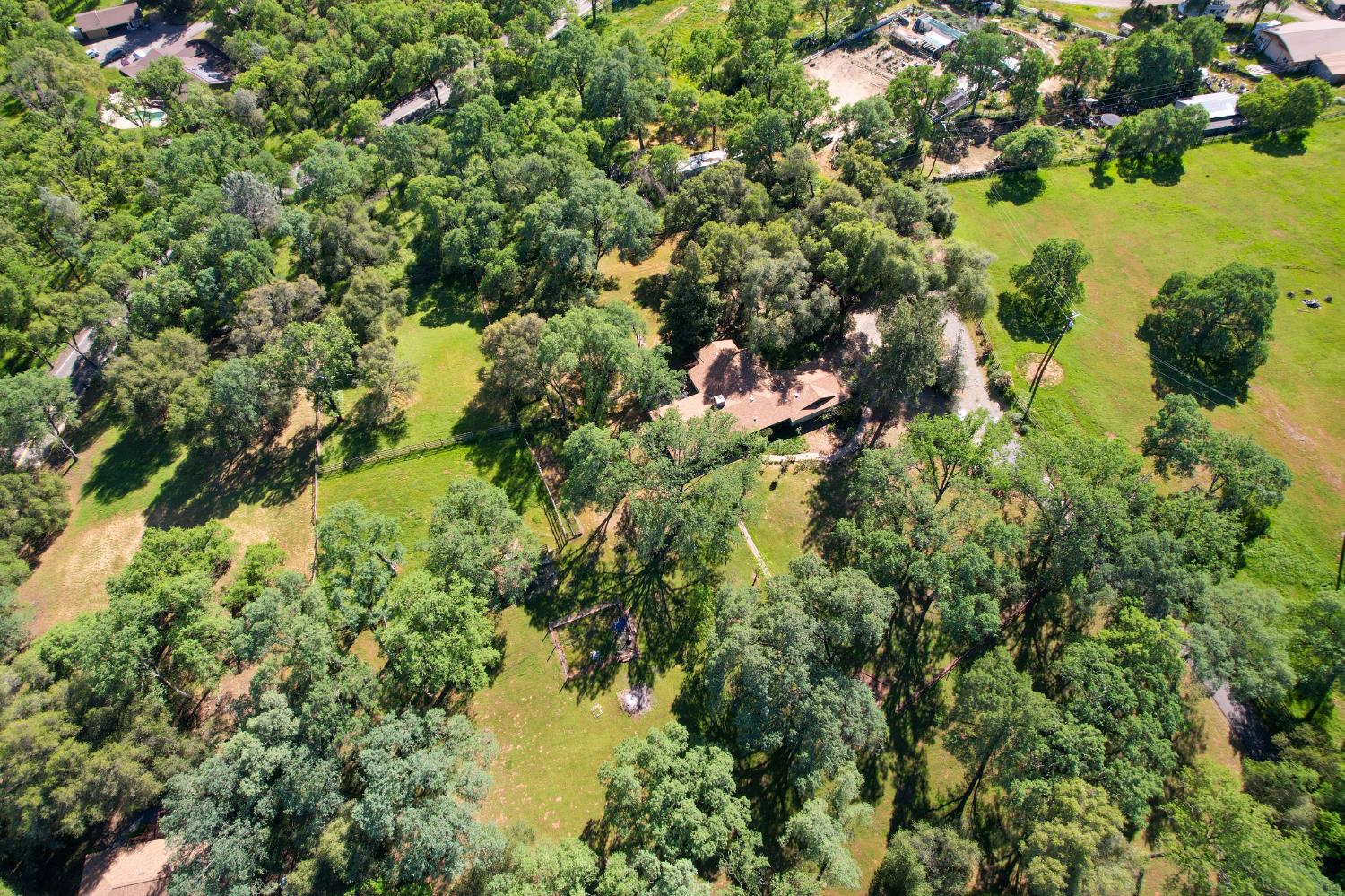 3840 Greenstone Road