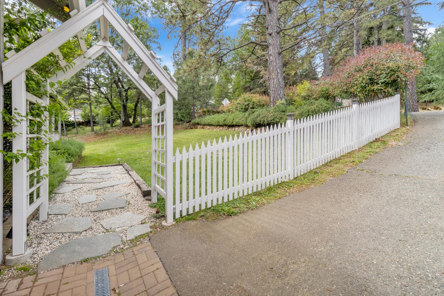 12071 Alta Sierra Drive