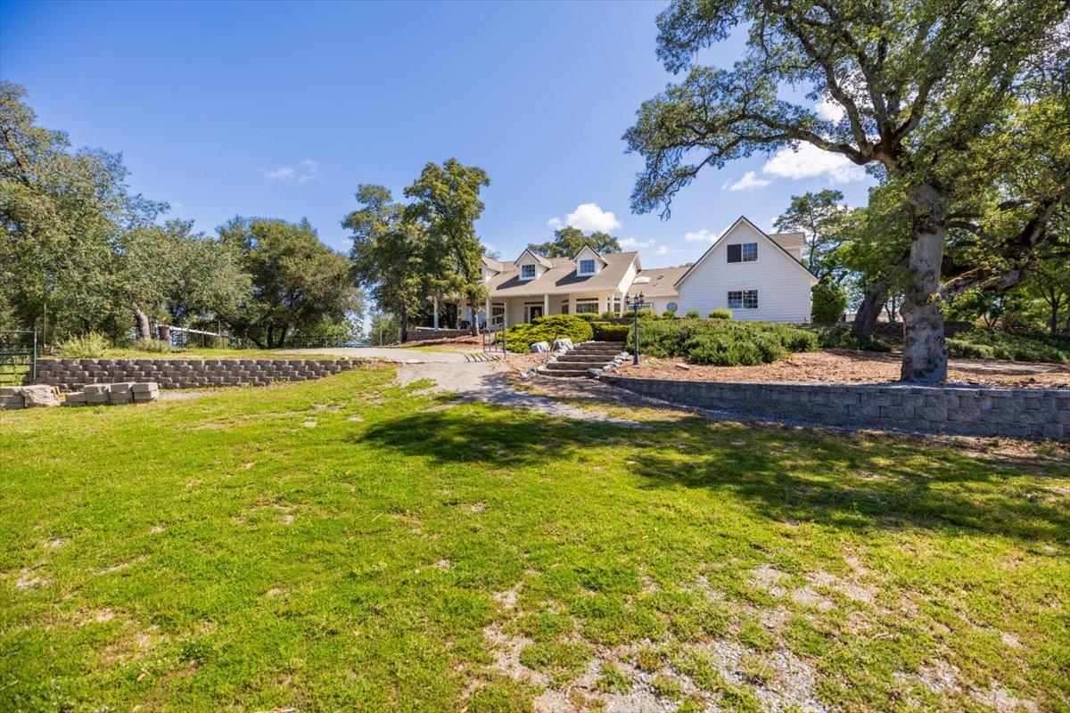 1200 W El Largo Drive