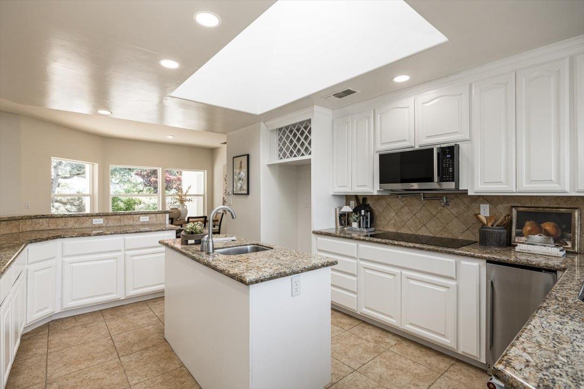 1200 W El Largo Drive