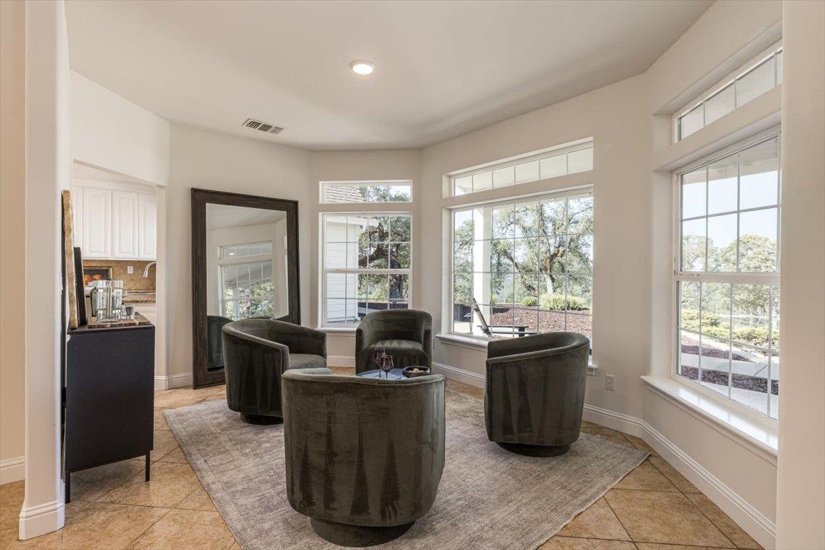 1200 W El Largo Drive