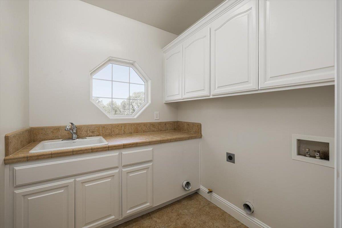 1200 W El Largo Drive