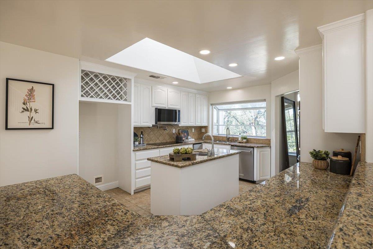 1200 W El Largo Drive