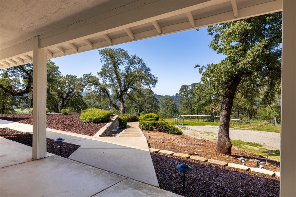 1200 W El Largo Drive