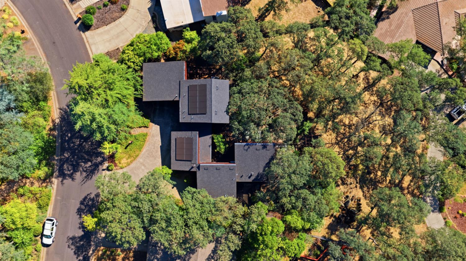 2873 King Edward Drive