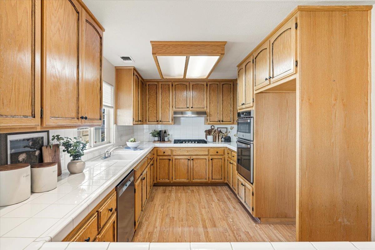 3040 Granada Court 16