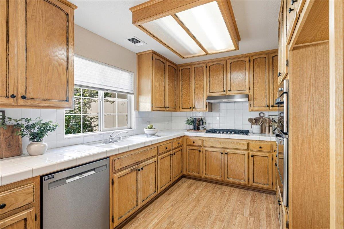 3040 Granada Court 16