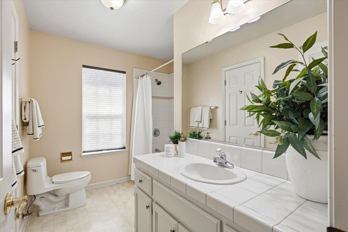 3040 Granada Court 16
