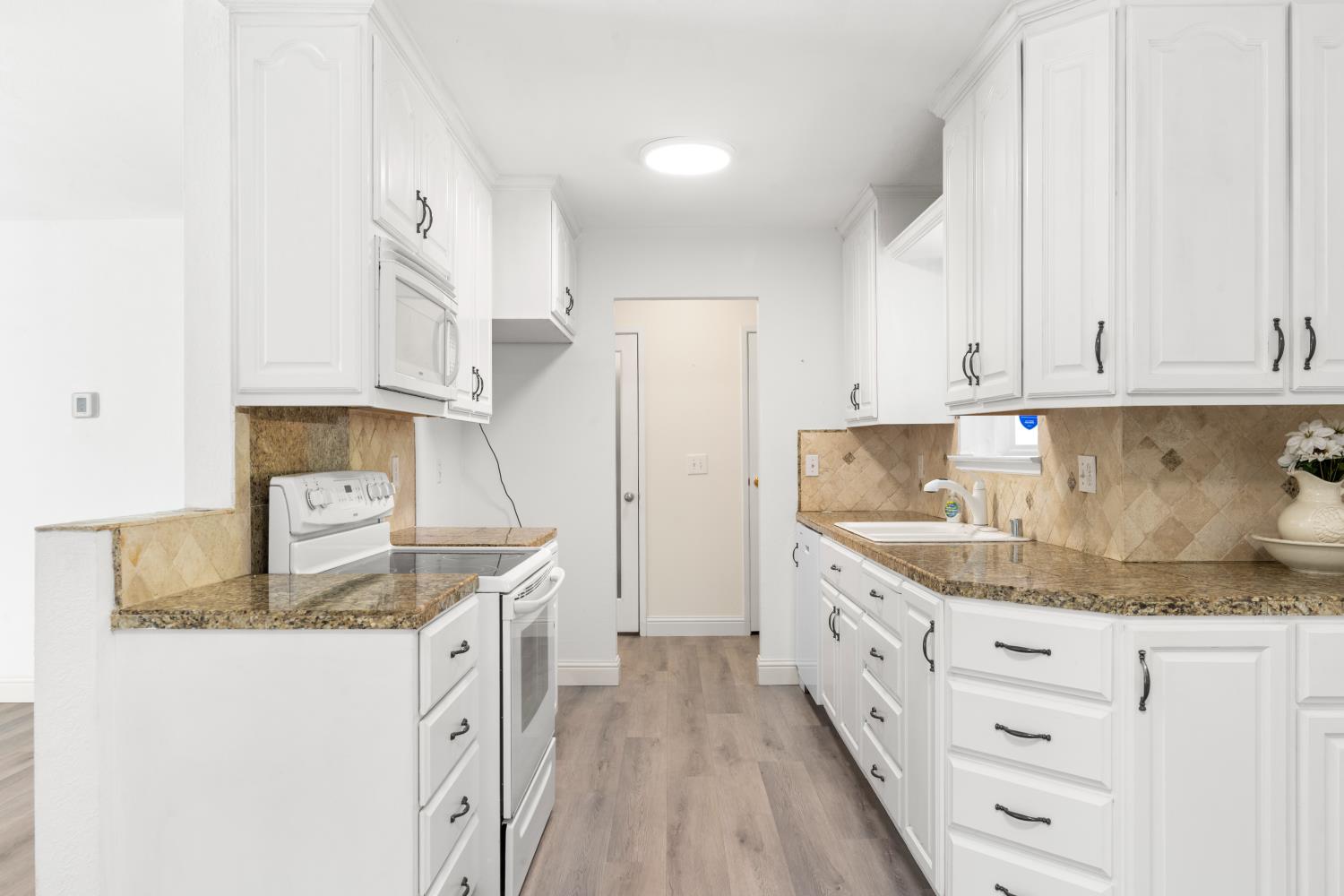 13806 Torrey Pines Drive