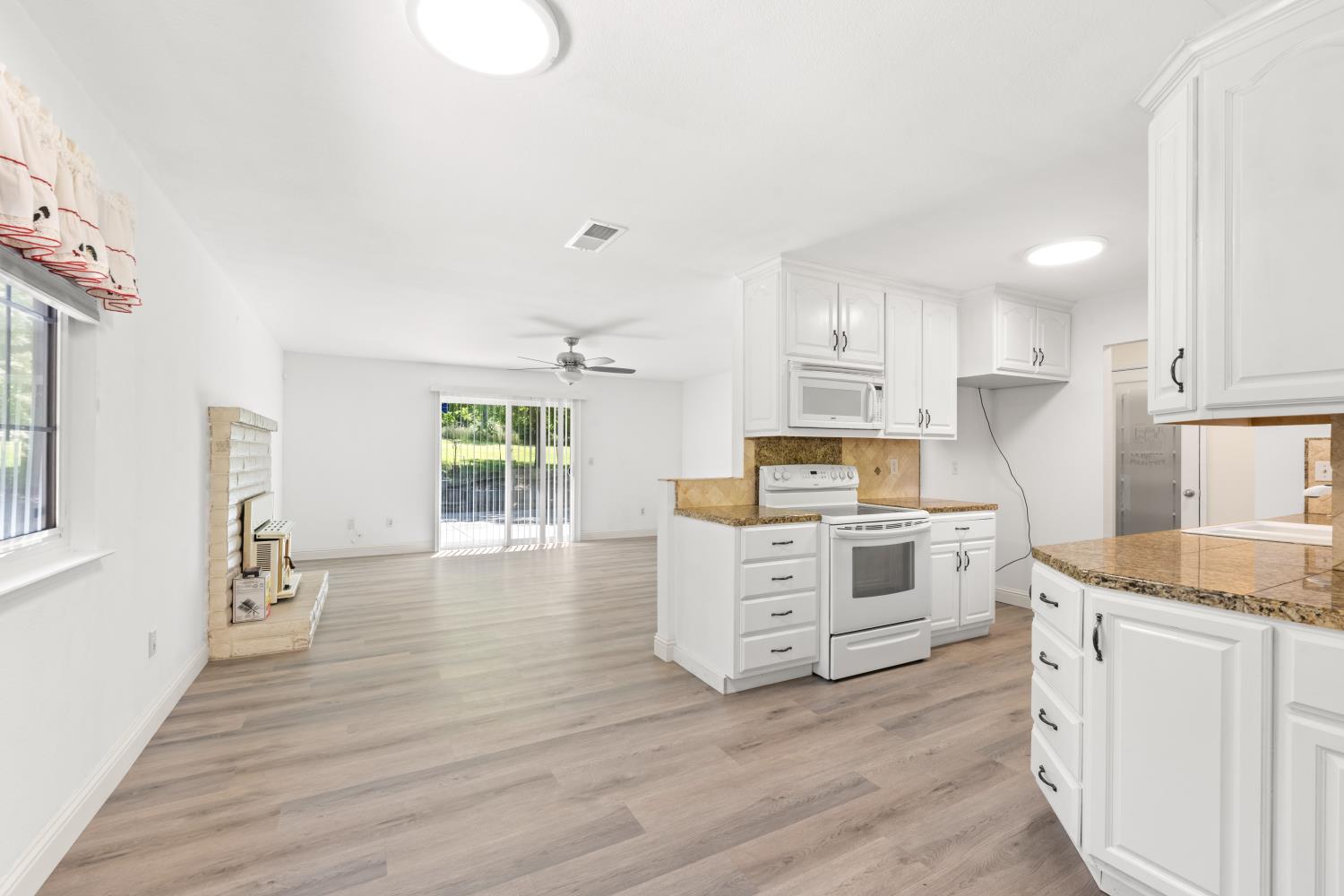 13806 Torrey Pines Drive