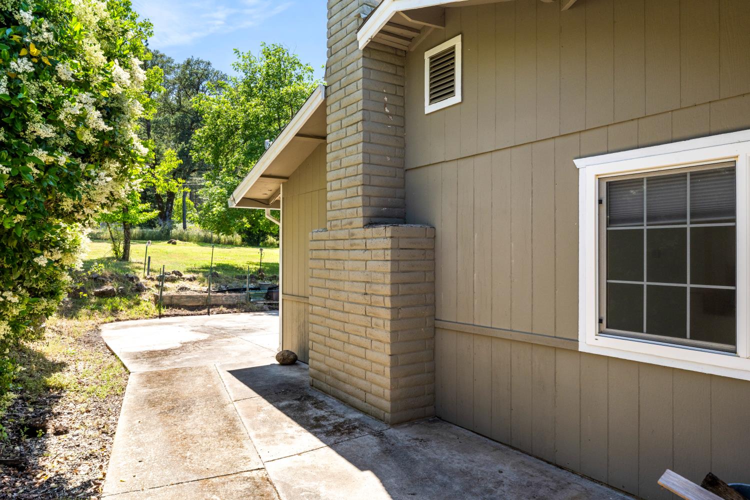 13806 Torrey Pines Drive