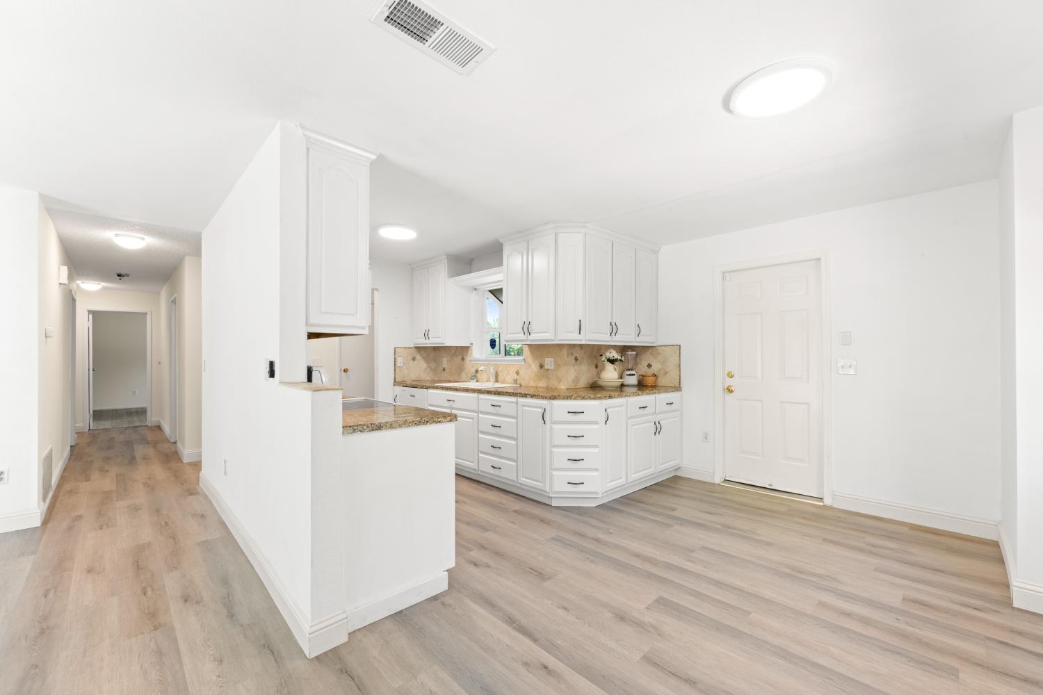13806 Torrey Pines Drive