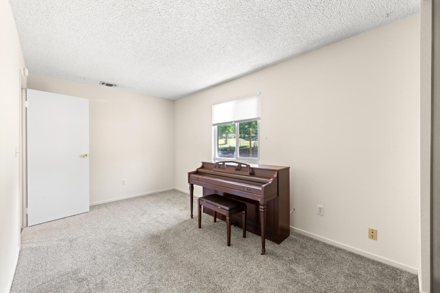 13806 Torrey Pines Drive