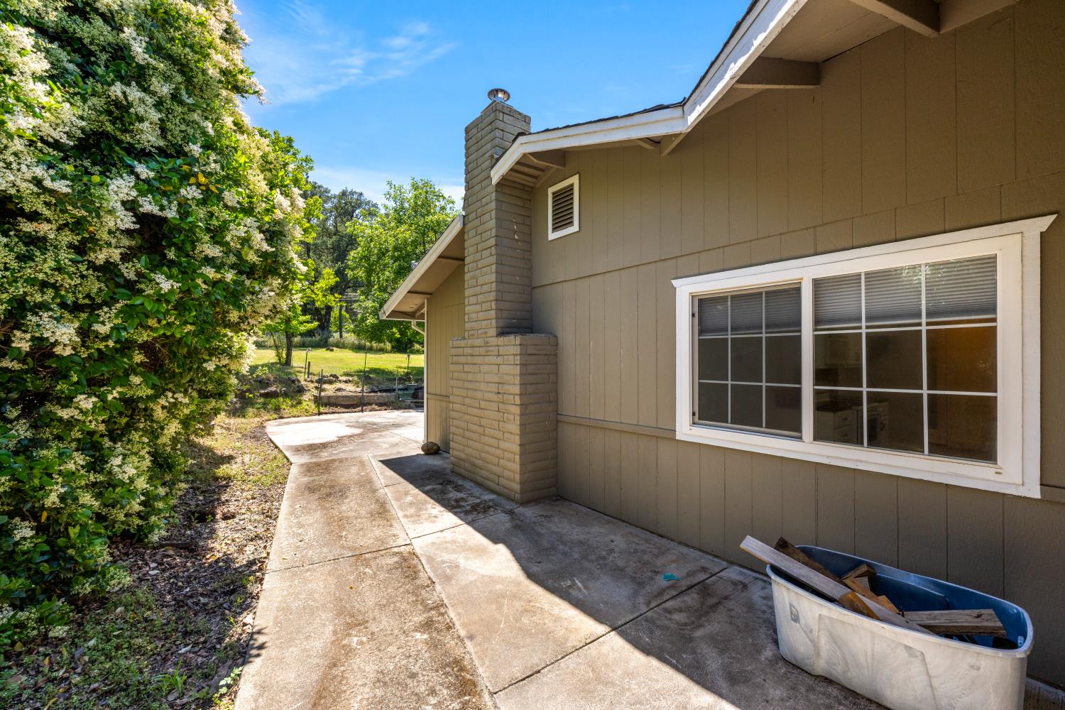 13806 Torrey Pines Drive