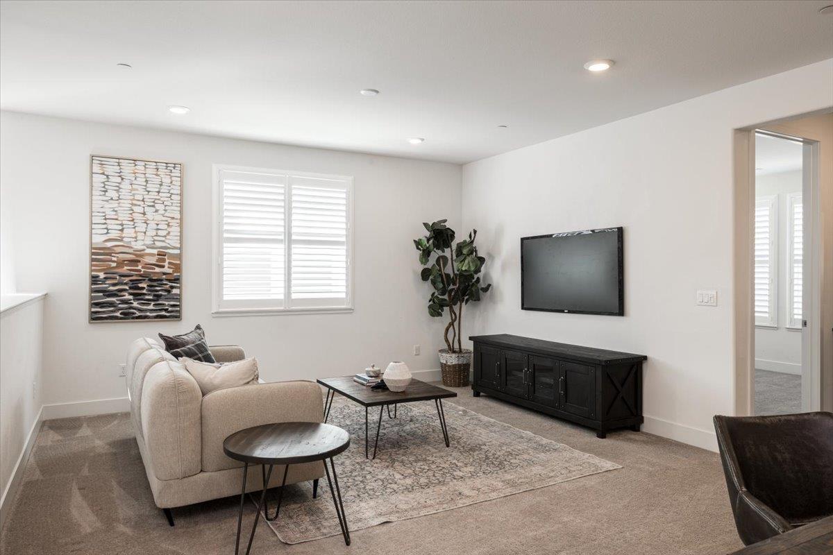 3033 Sherman Way