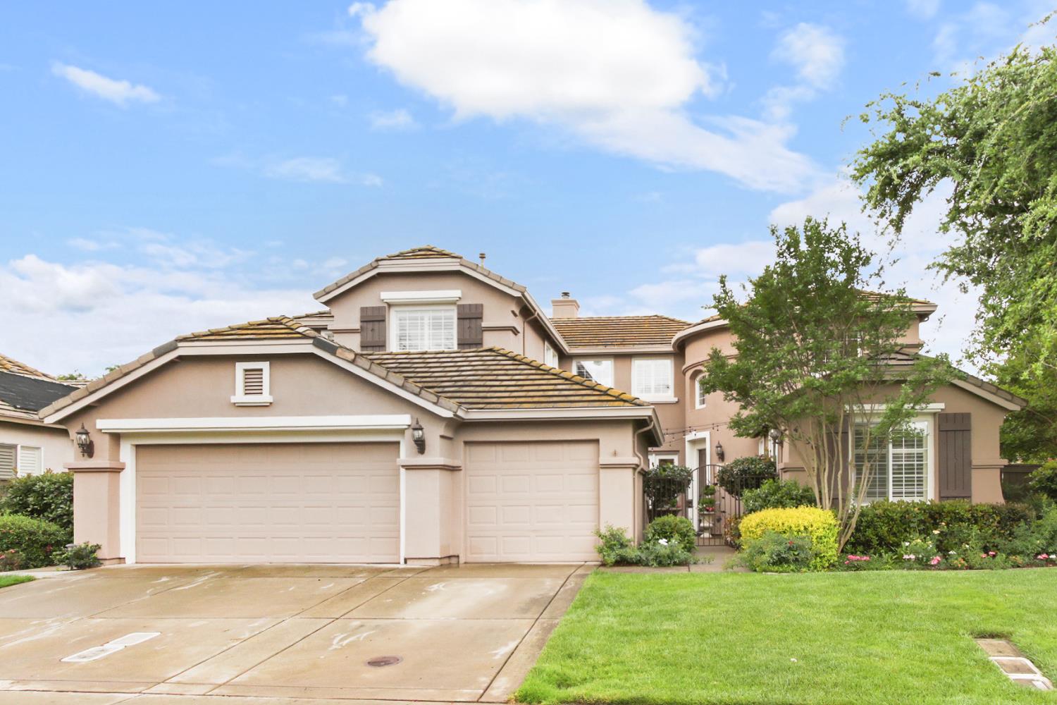 4836 Village Green Drive