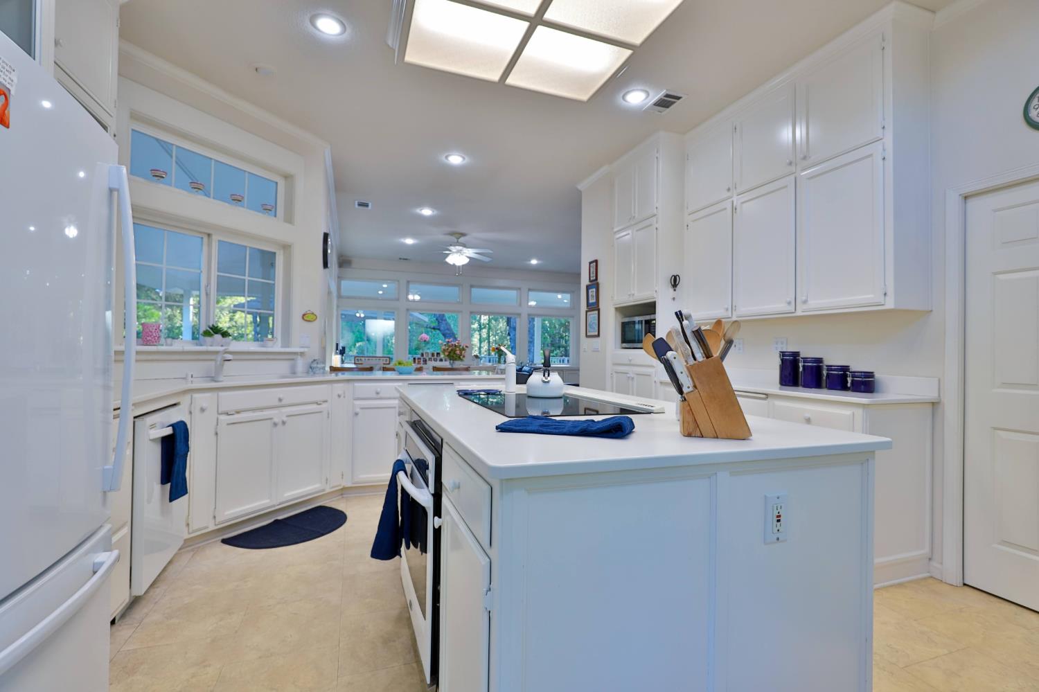 3333 Bingham Lane
