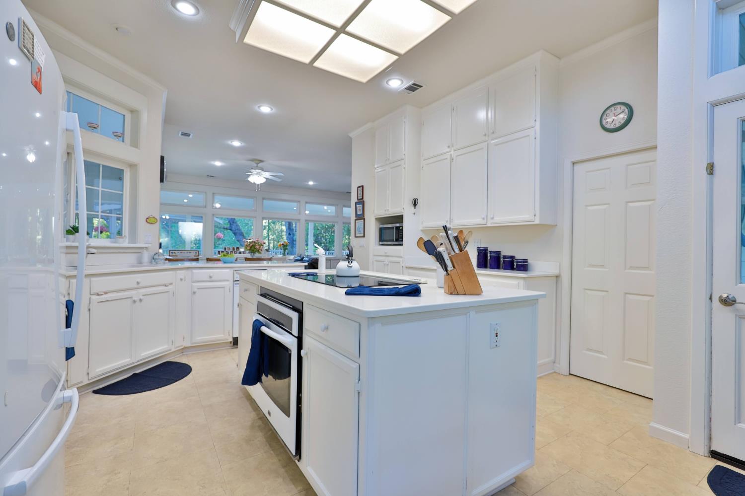 3333 Bingham Lane
