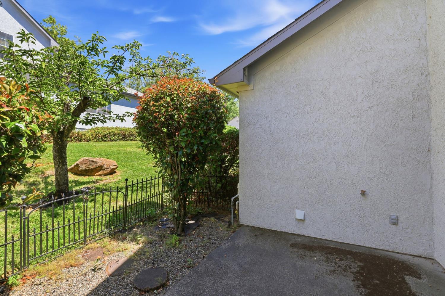 657 David Circle