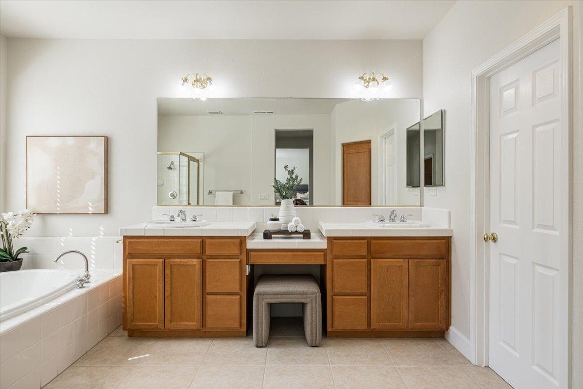 4102 Windsor Point Place