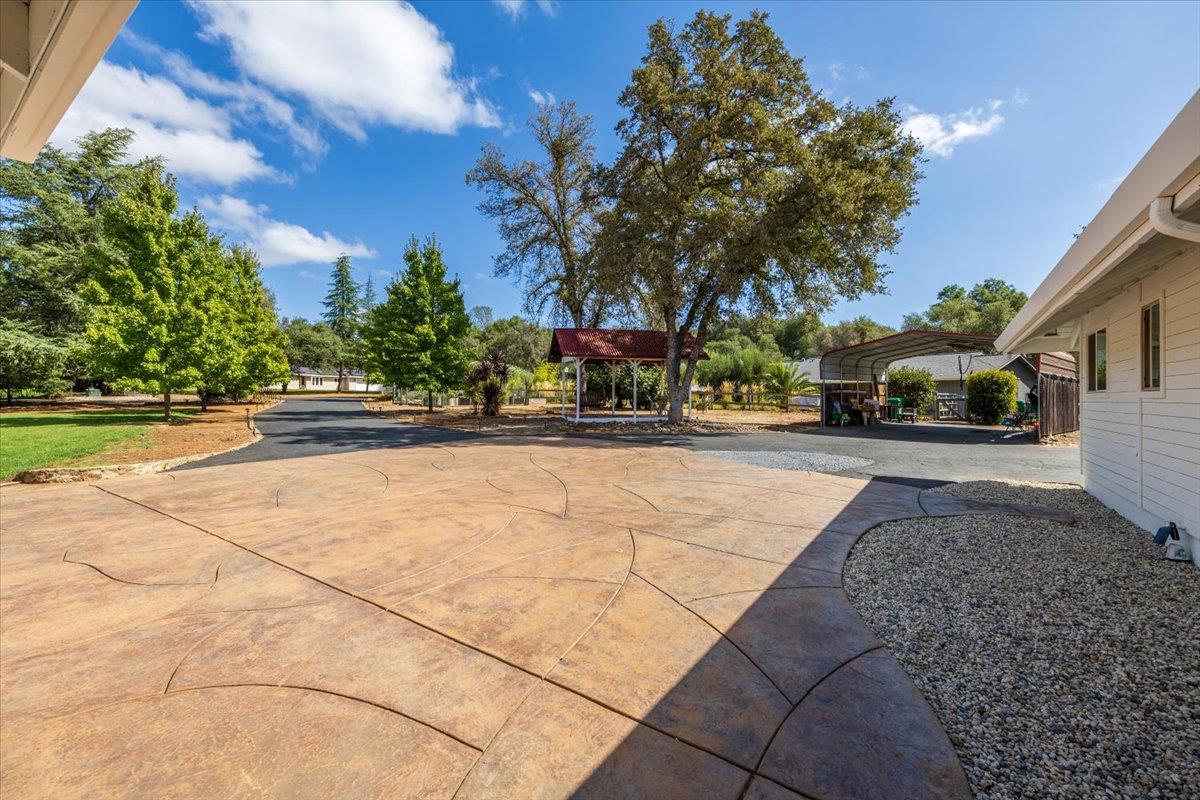 3920 Crosswood Drive