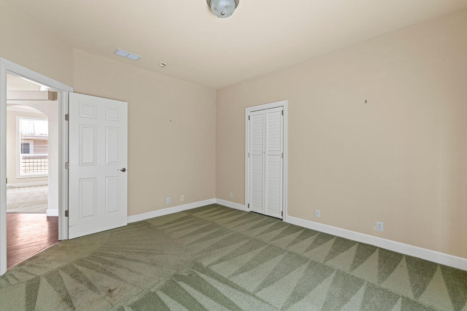 2894 Winesap Circle