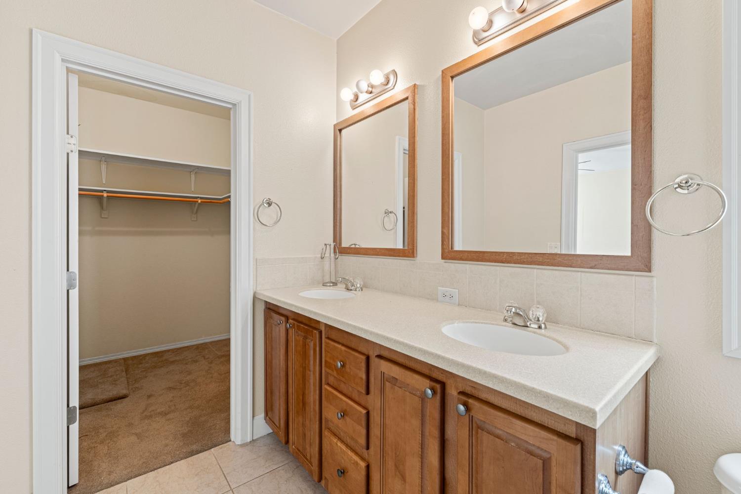 2894 Winesap Circle