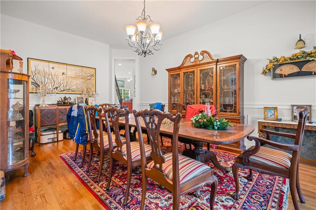 2555 Chattahoochee Lane