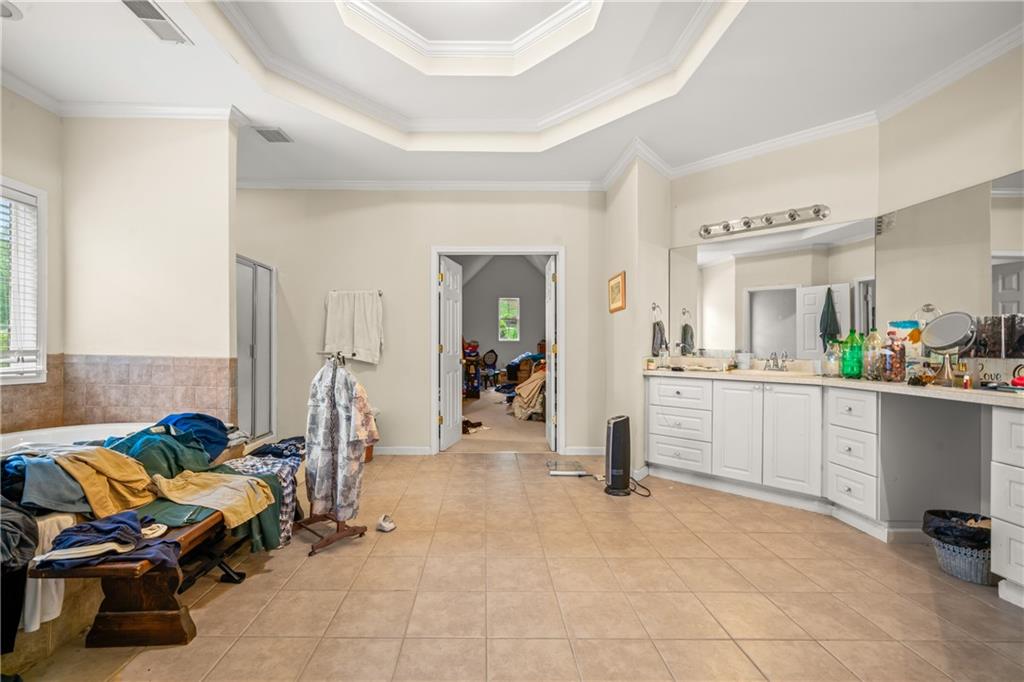 2555 Chattahoochee Lane