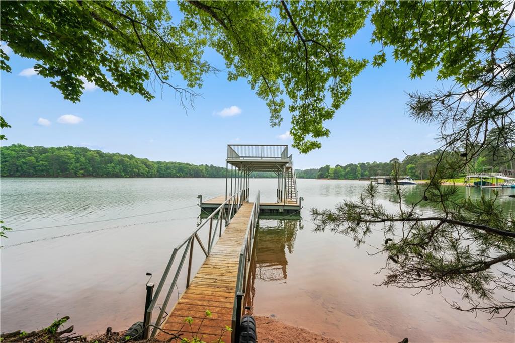 2555 Chattahoochee Lane