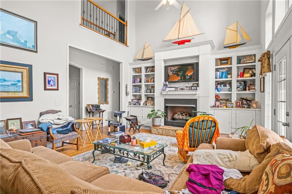 2555 Chattahoochee Lane