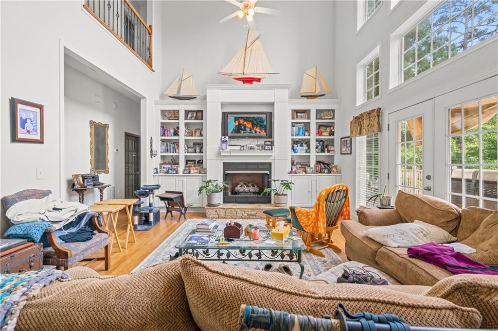 2555 Chattahoochee Lane