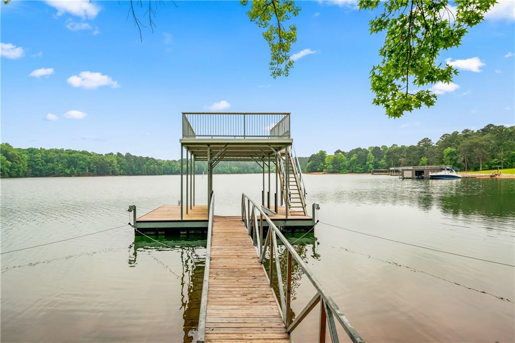 2555 Chattahoochee Lane