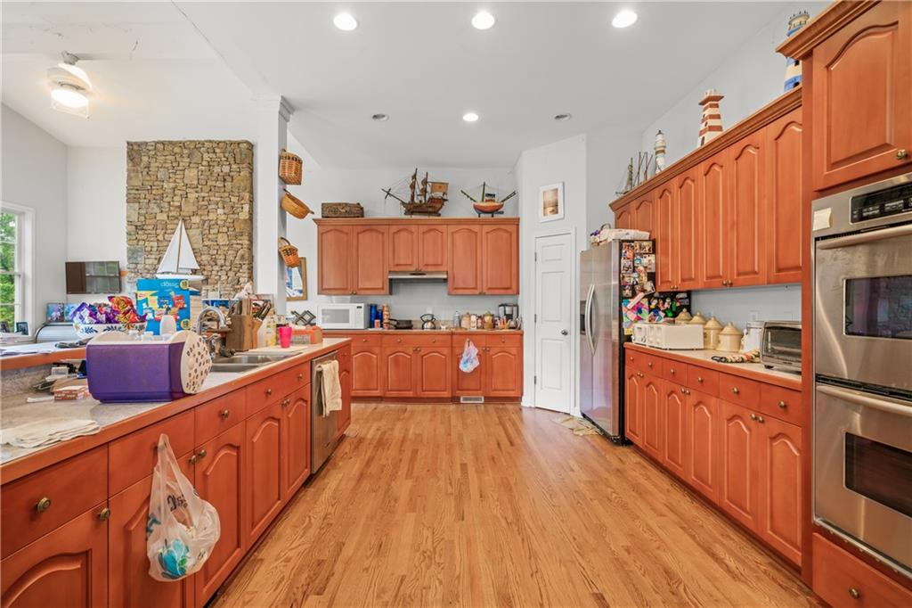 2555 Chattahoochee Lane