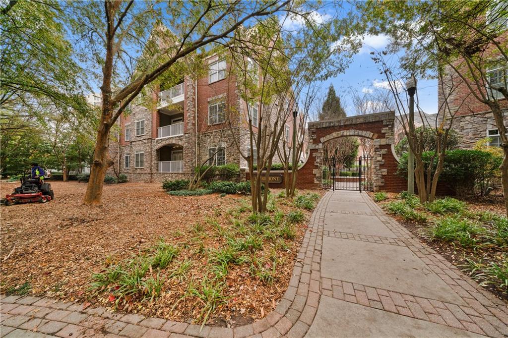 417 Clairemont Avenue Unit 109