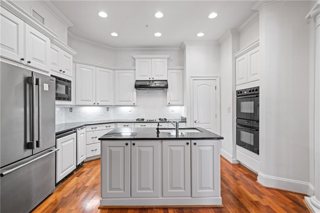 417 Clairemont Avenue Unit 109