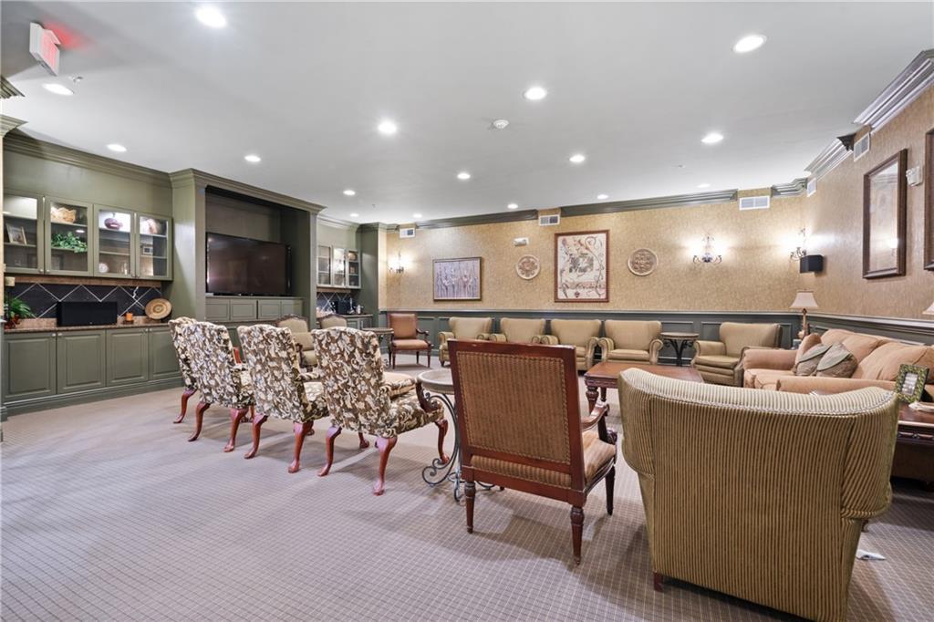 417 Clairemont Avenue Unit 109