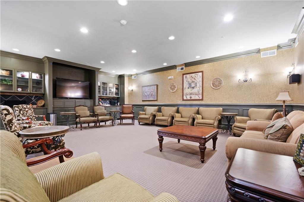 417 Clairemont Avenue Unit 109