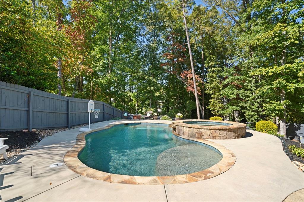 4095 Northridge Drive